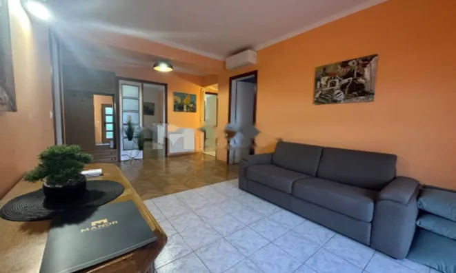 Недвижимость Четырехкомнатная квартира в центре: 3