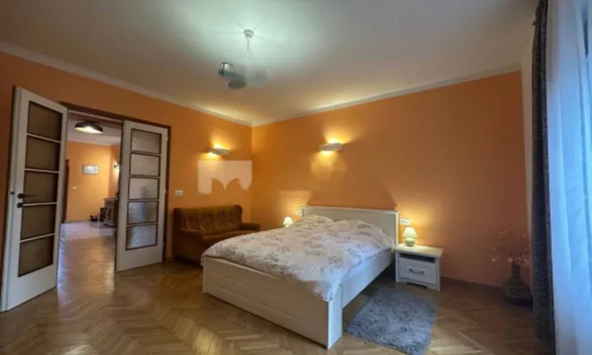 Недвижимость Четырехкомнатная квартира в центре: 6