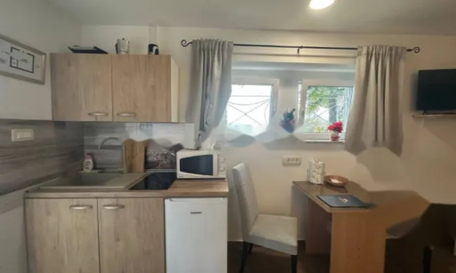 Недвижимость Четырехкомнатная квартира в центре: 12