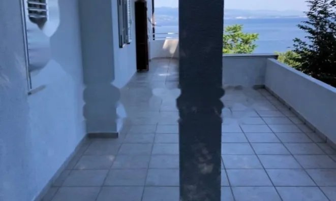 Недвижимость Трехкомнатная квартира в центре: 17