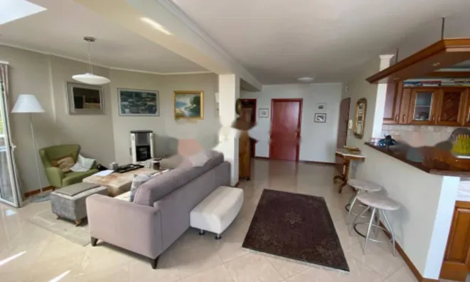 Недвижимость Трёхкомнатная квартира, центр: 2