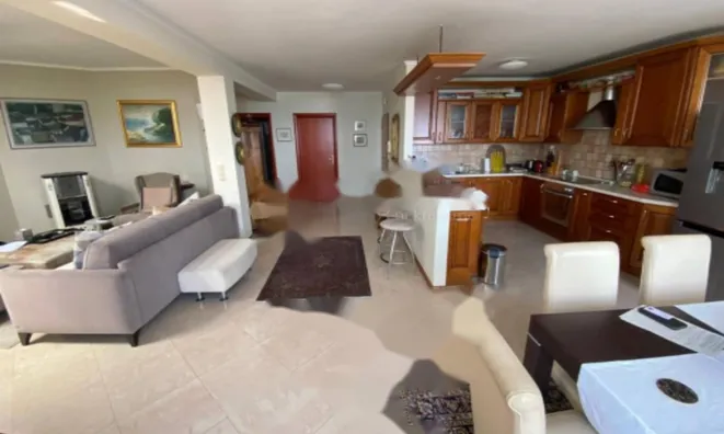 Недвижимость Трёхкомнатная квартира, центр: 3