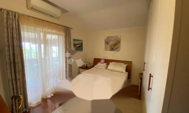 Недвижимость Трёхкомнатная квартира, центр: 9