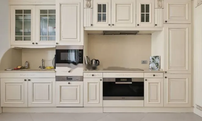 Недвижимость Трехкомнатная квартира в центре: 4