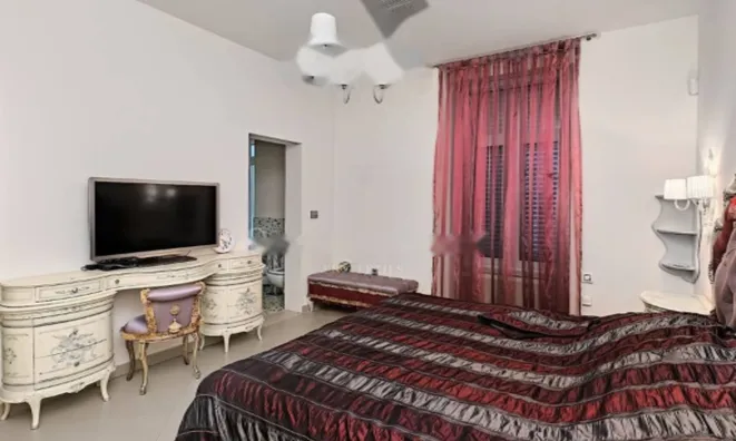 Недвижимость Трехкомнатная квартира в центре: 19