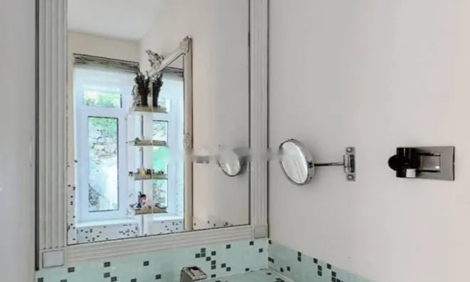 Недвижимость Трехкомнатная квартира в центре: 22