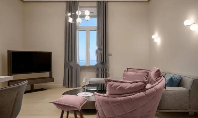 Недвижимость Трехкомнатная квартира в центре: 4