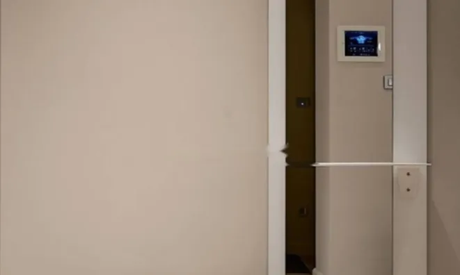 Недвижимость Трехкомнатная квартира в центре: 11