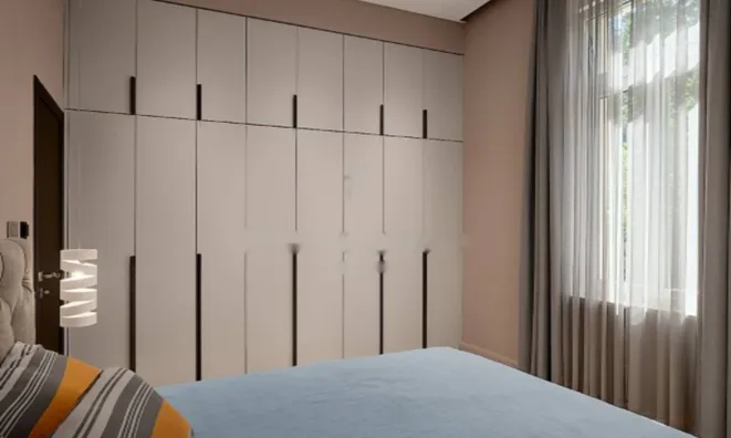 Недвижимость Трехкомнатная квартира в центре: 20