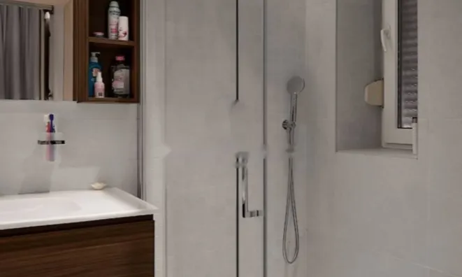 Недвижимость Трехкомнатная квартира в центре: 25