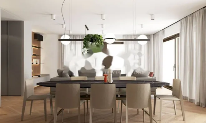 Недвижимость Трехкомнатная квартира в центре: 3