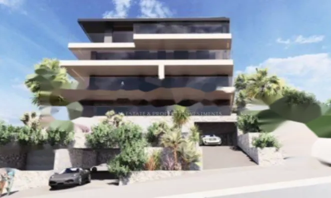 Недвижимость Трехкомнатная квартира в центре: 7