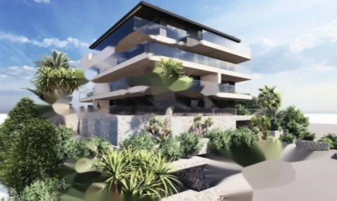 Недвижимость Трехкомнатная квартира в центре: 11