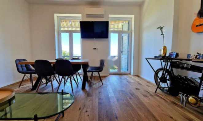 Недвижимость Четырехкомнатная квартира в центре: 1