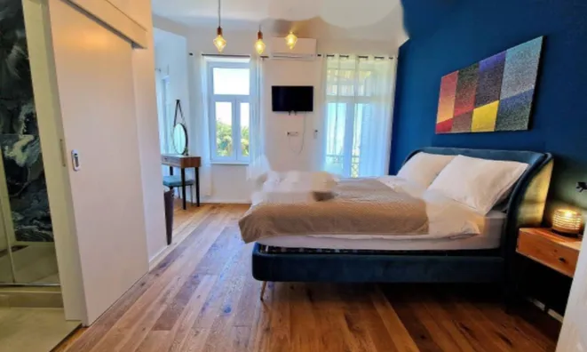 Недвижимость Четырехкомнатная квартира в центре: 12