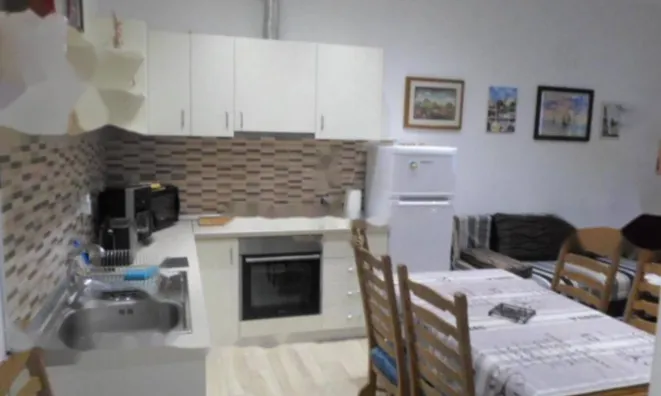 Недвижимость Трехкомнатная квартира, центр: 16