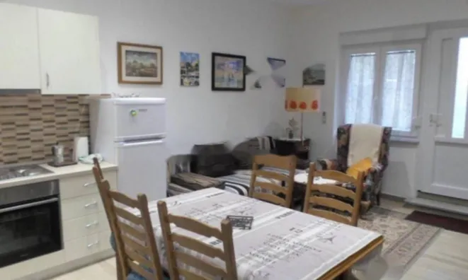 Недвижимость Трехкомнатная квартира, центр: 17