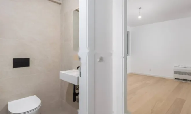 Недвижимость Трехкомнатный Квартира Центр: 12