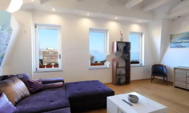 Недвижимость Четырехкомнатная квартира, Центр: 1