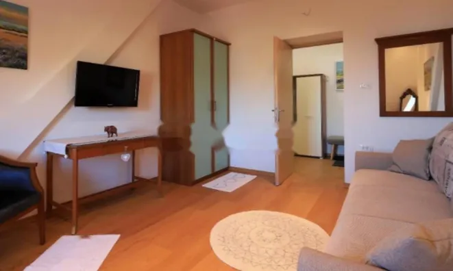 Недвижимость Четырехкомнатная квартира, Центр: 15