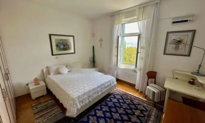 Недвижимость Трехкомнатная квартира Центр: 10