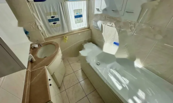 Недвижимость Трехкомнатная квартира Центр: 13