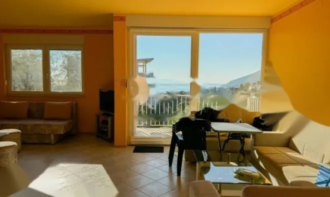 Недвижимость Четырёхкомнатная квартира, Центр: 3