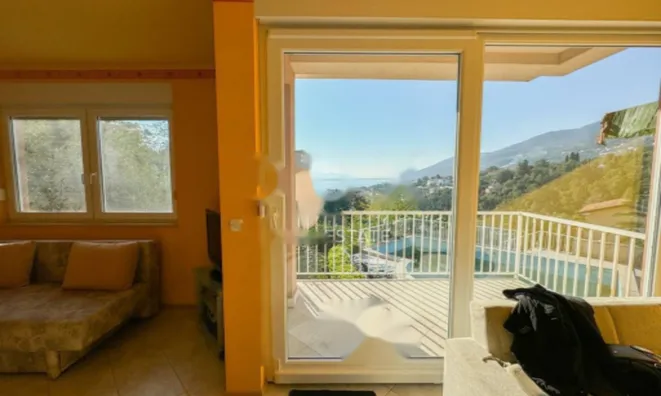 Недвижимость Четырёхкомнатная квартира, Центр: 5