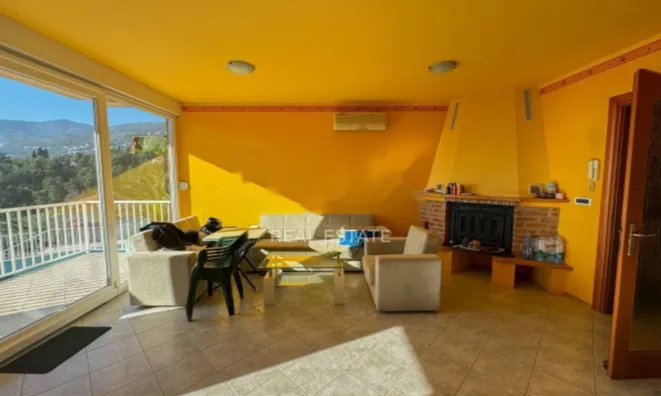 Недвижимость Четырёхкомнатная квартира, Центр: 7