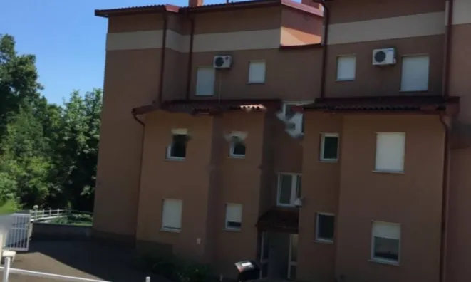 Недвижимость Четырёхкомнатная квартира, Центр: 8