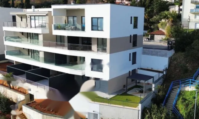 Недвижимость Квартира на втором этаже, Центр, Опатия: 1