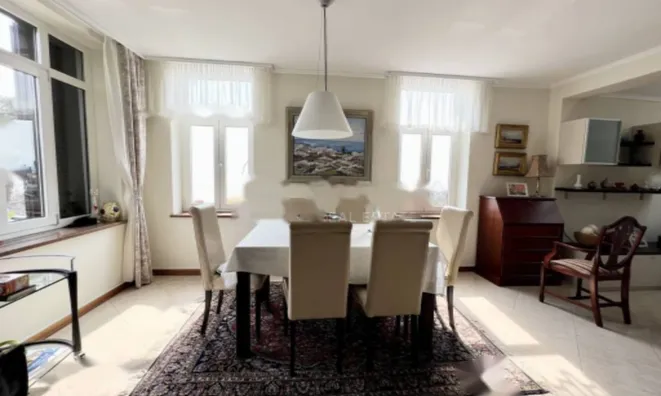 Недвижимость Трехкомнатная квартира, Обри: 3