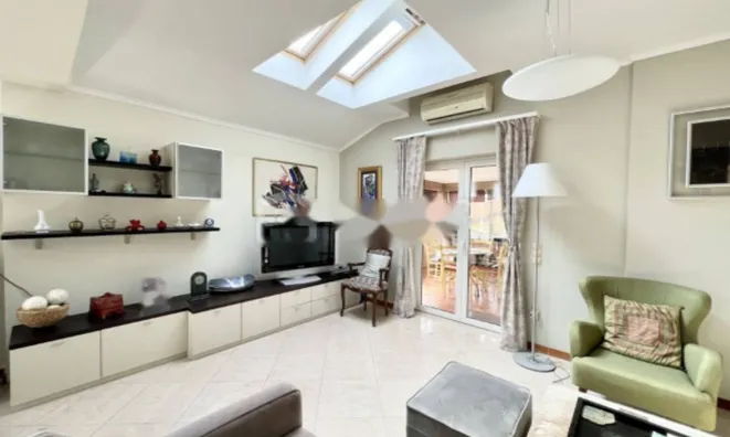 Недвижимость Трехкомнатная квартира, Обри: 5