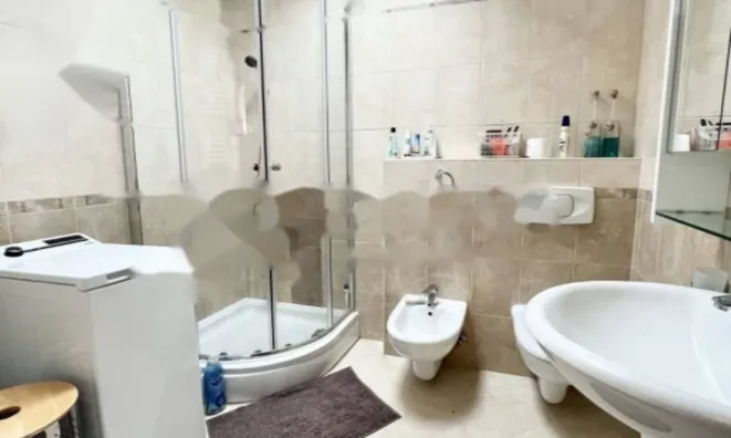 Недвижимость Трехкомнатная квартира, Обри: 12