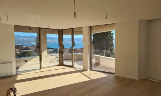 Недвижимость Четырехкомнатная квартира в центре Опатии: 3