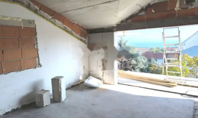 Недвижимость Трехкомнатная квартира в центре: 5