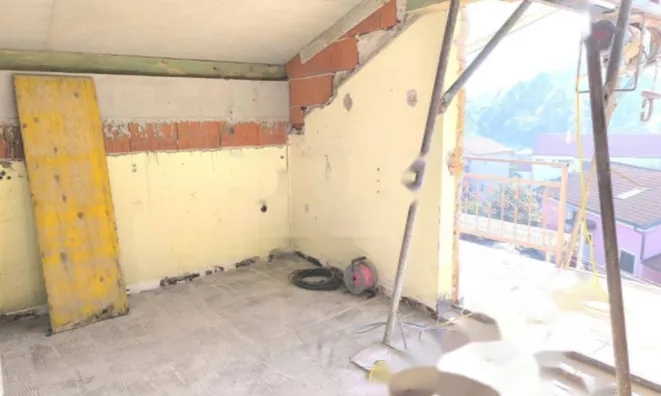 Недвижимость Трехкомнатная квартира в центре: 7