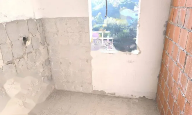 Недвижимость Трехкомнатная квартира в центре: 11