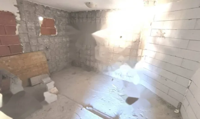 Недвижимость Трехкомнатная квартира в центре: 13