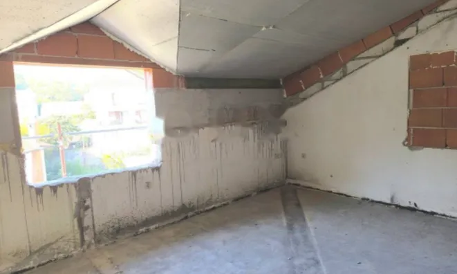 Недвижимость Трехкомнатная квартира в центре: 14