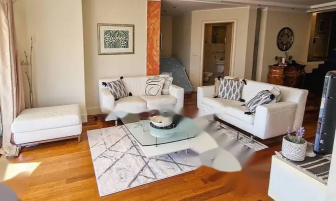 Недвижимость Трехкомнатная квартира в Центре: 4