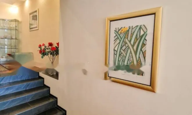 Недвижимость Трехкомнатная квартира в Центре: 18