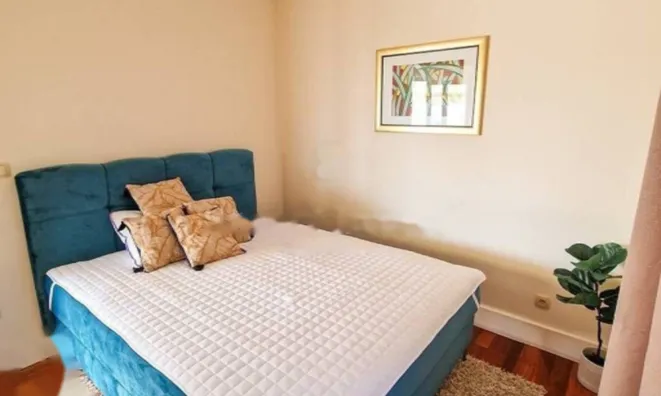 Недвижимость Трехкомнатная квартира в Центре: 25