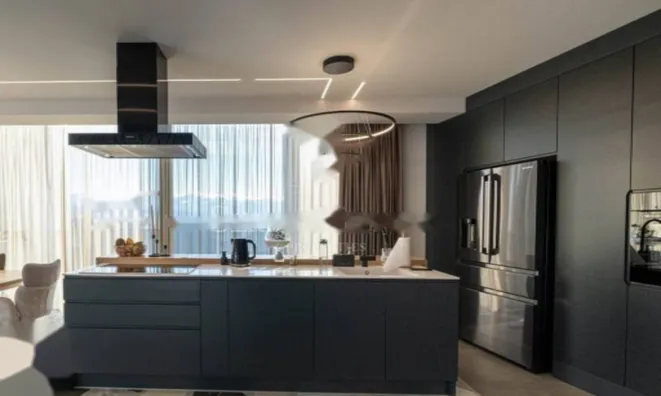 Недвижимость Четырехкомнатная квартира в центре, Опатия: 4