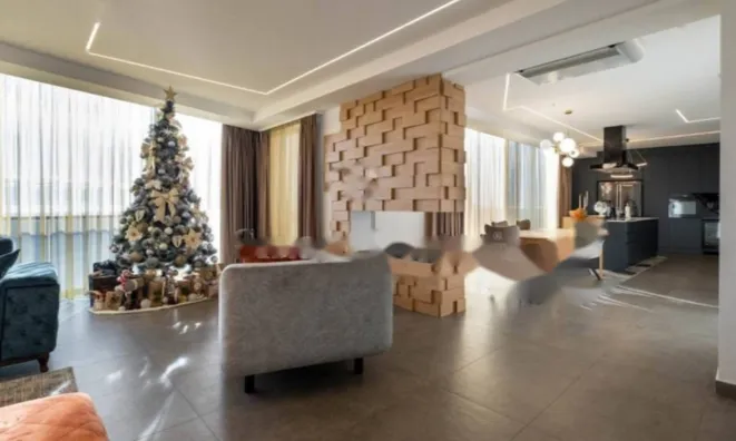 Недвижимость Четырехкомнатная квартира в центре, Опатия: 22