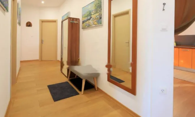 Недвижимость Четырехкомнатная квартира, Центр, Опатия: 15