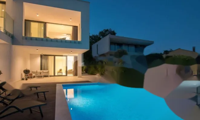 Недвижимость Дом в центре Опатии: 3