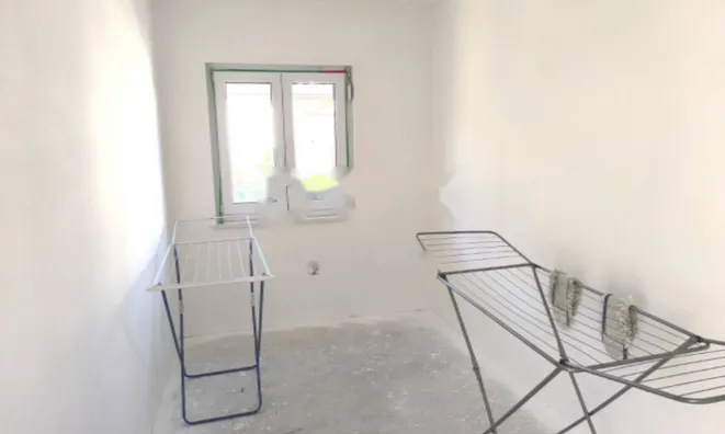 Недвижимость Трехкомнатная квартира Центр: 4