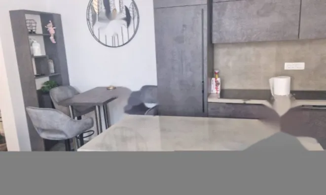 Недвижимость Двухкомнатная квартира в центре: 7