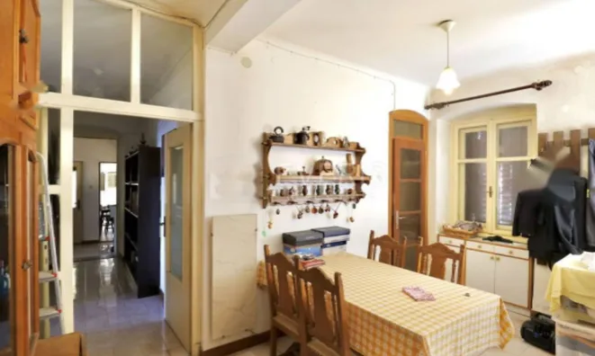 Недвижимость Трехкомнатная квартира в центре: 8